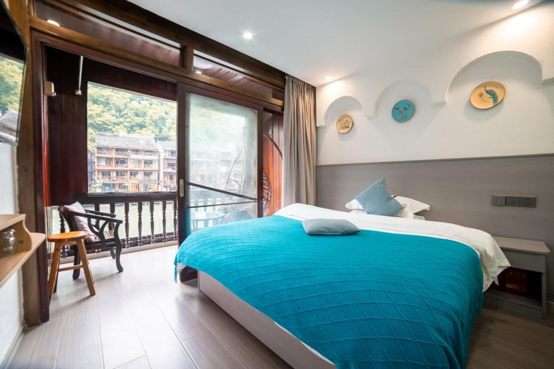 Fenghuang Ancient Town Lazy Cat Riverside Inn Exterior photo