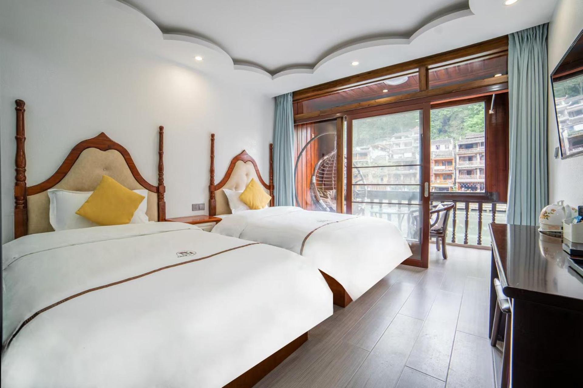 Fenghuang Ancient Town Lazy Cat Riverside Inn Exterior photo