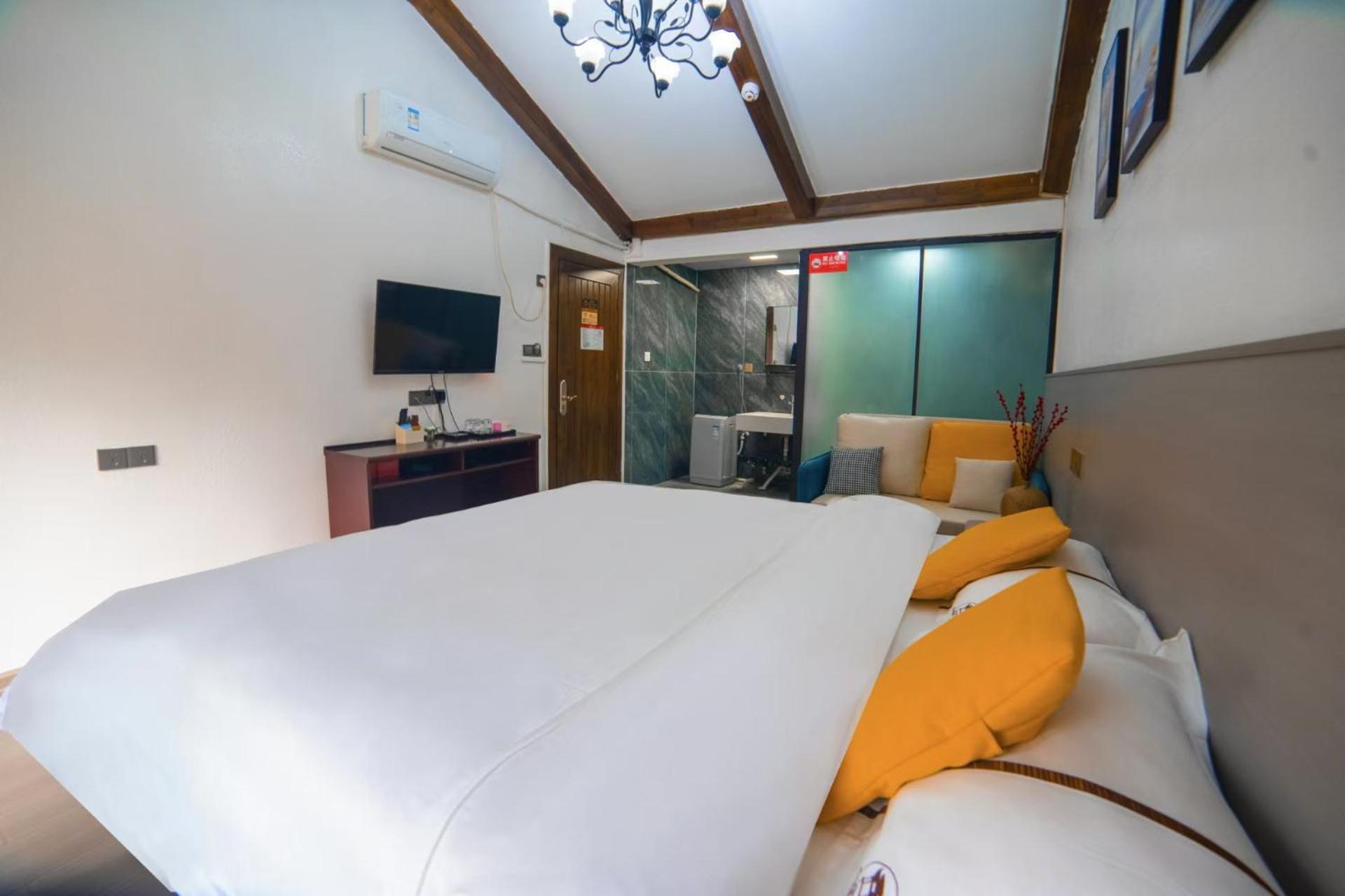 Fenghuang Ancient Town Lazy Cat Riverside Inn Exterior photo