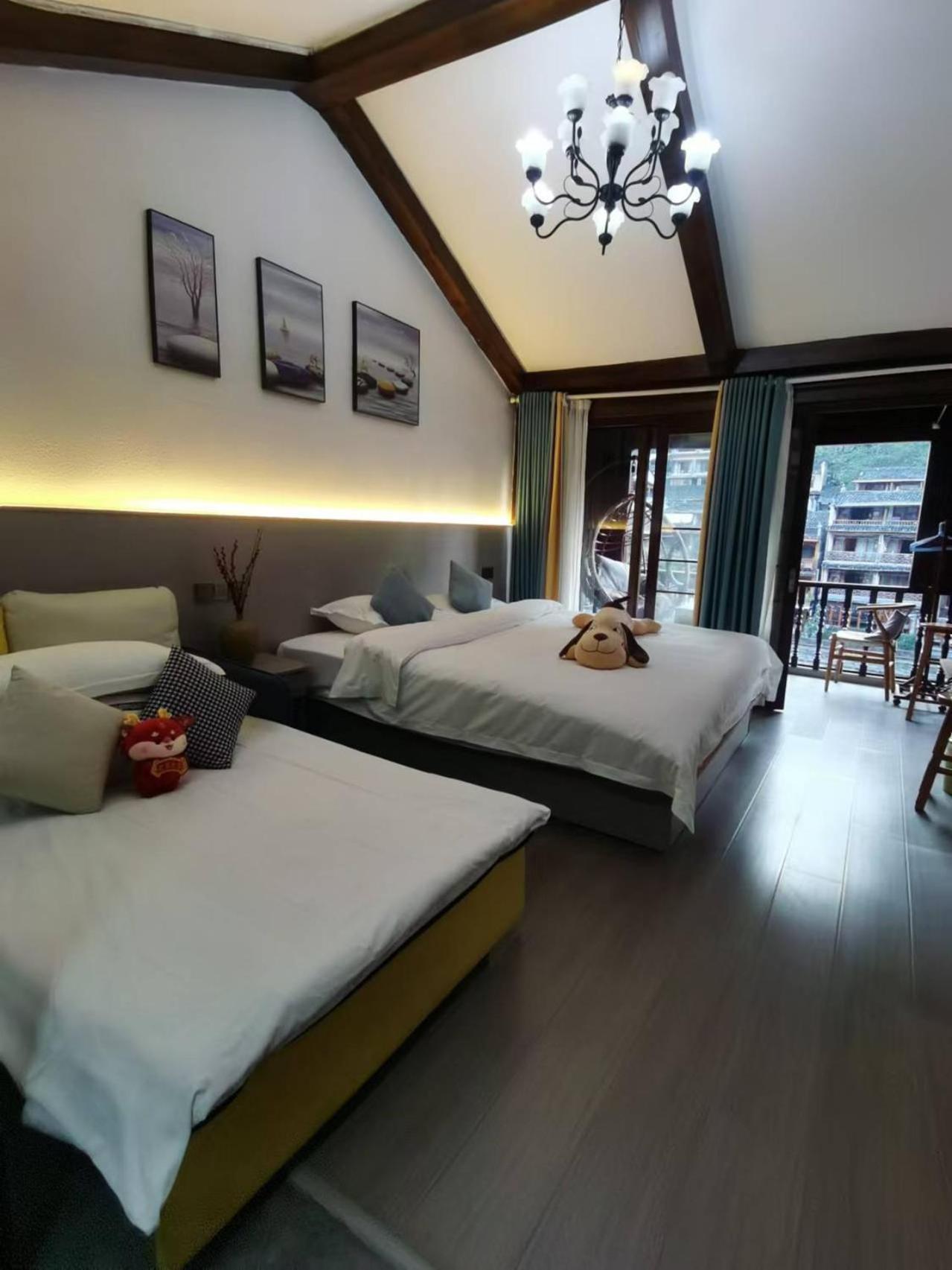 Fenghuang Ancient Town Lazy Cat Riverside Inn Exterior photo